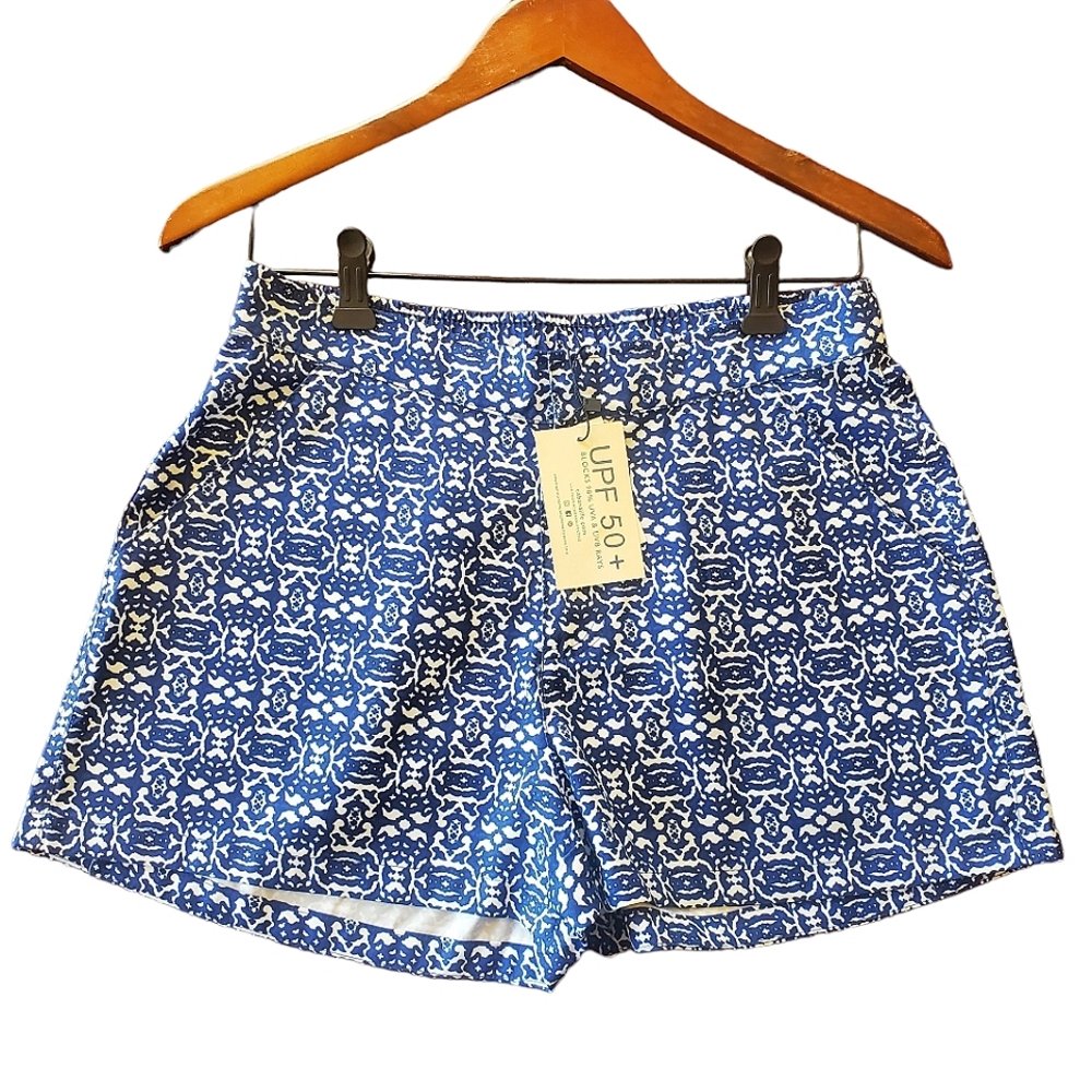 Cabana Life 50+ UPF Blue and White Indigo Print Shorts in Size Small NWT
